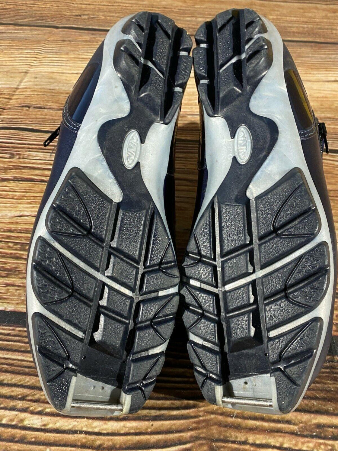 Alpina 311 Nordic Cross Country Ski Boots Size EU43 US9.5 NNN bindings 584