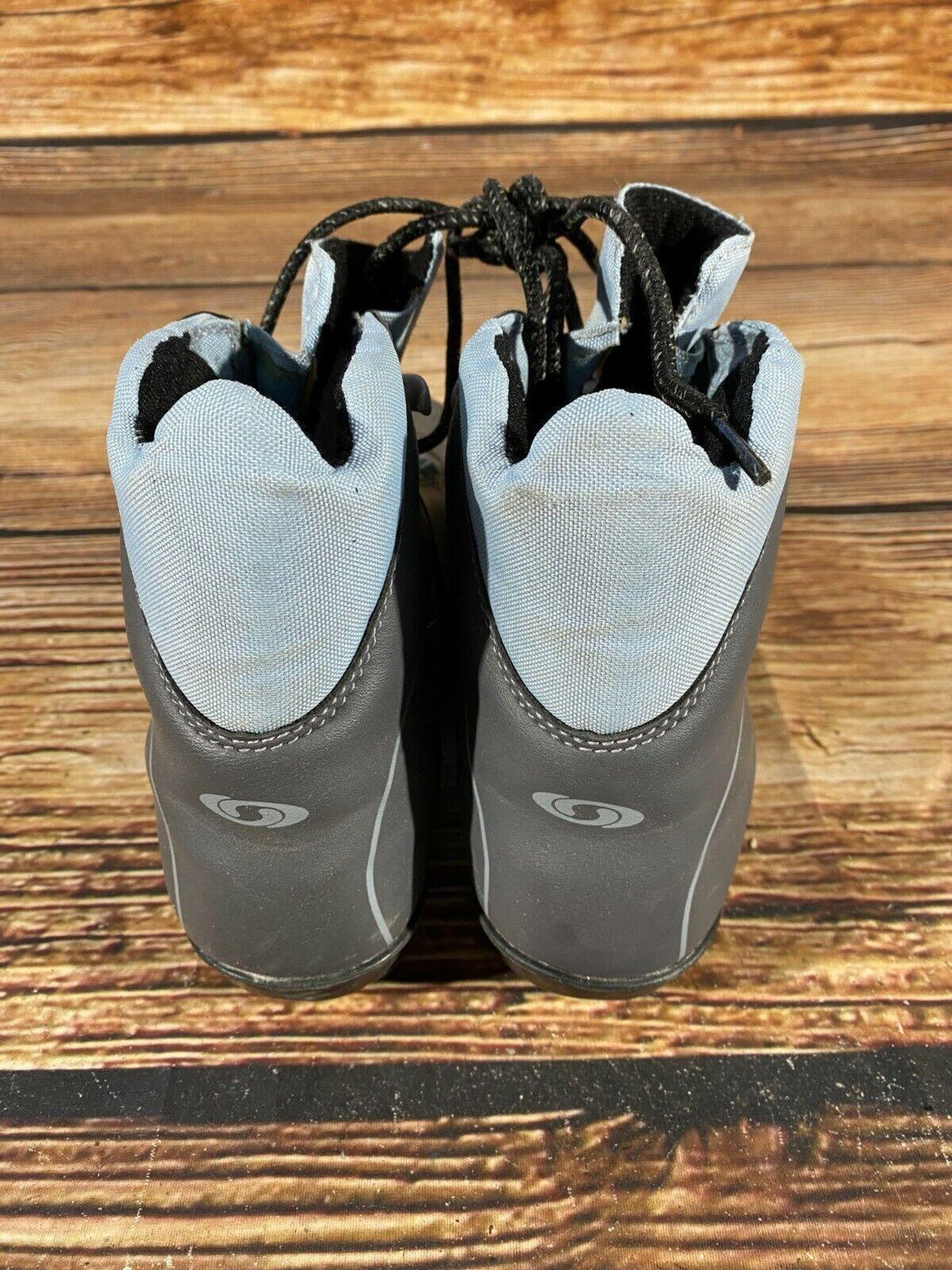 SALOMON Nordic Cross Country Ski Boots Size EU38 US6.5 SNS profil 2383