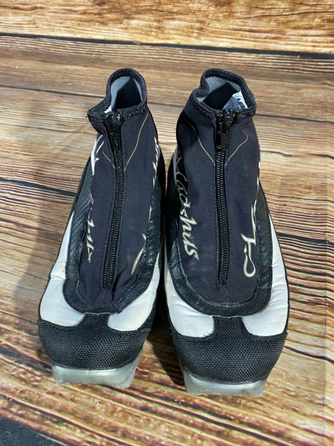 Madshus Metis-C Nordic Cross Country Ski Boots Size EU38 US5.5 NNN 2612