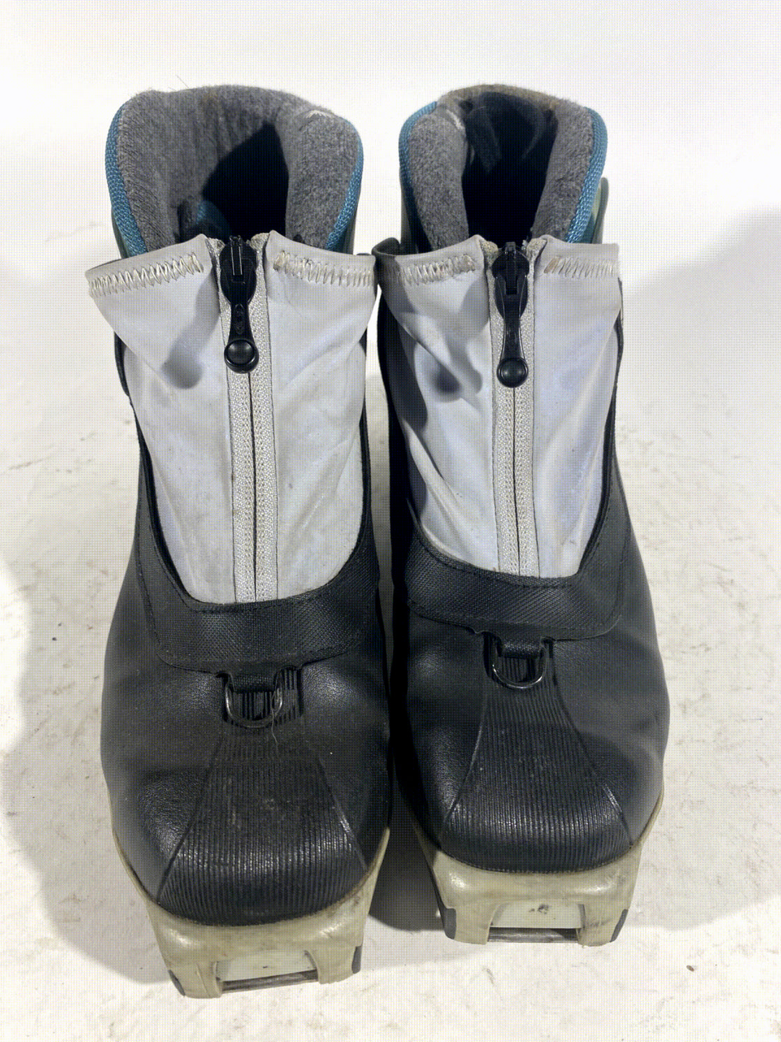 Salomon Nordic Cross Country Ski Boots Size EU38 2/3 US7 SNS Profil  3233
