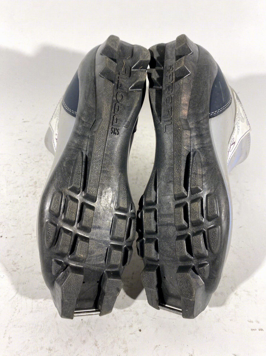 SALOMON Classic Cross Country Ski Boots Size EU39 1/3 US7.5 SNS Profil 1400
