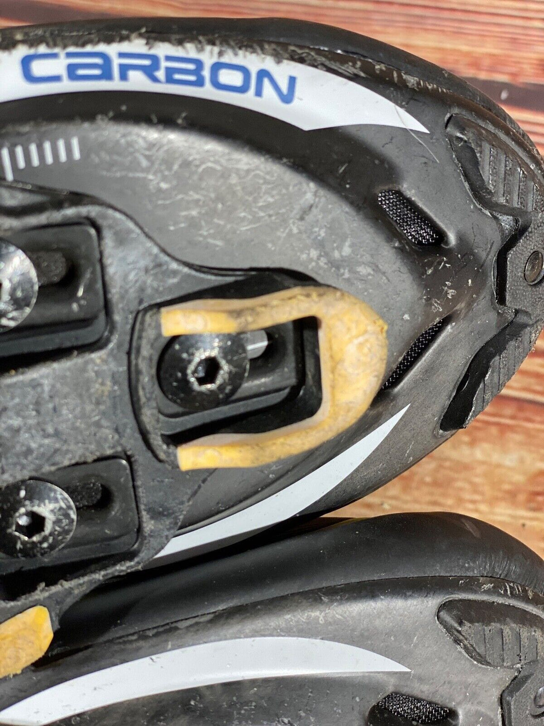 ON GEAR Carbon Road Cycling Shoes Size 3 Bolts EU43 US9.5 Mondo 275  cs817