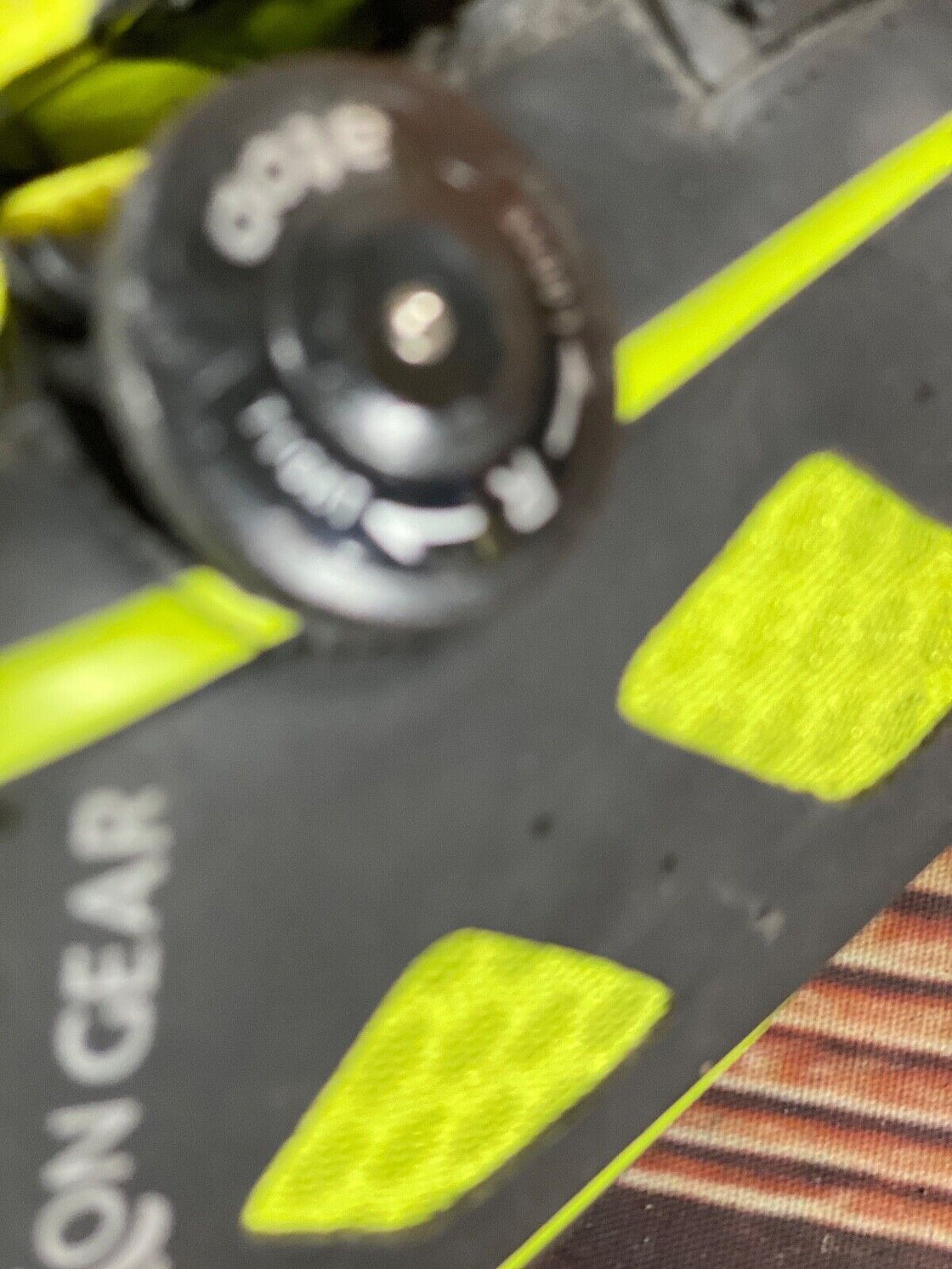 ON GEAR Carbon Road Cycling Shoes Size 3 Bolts EU43 US9.5 Mondo 275  cs817