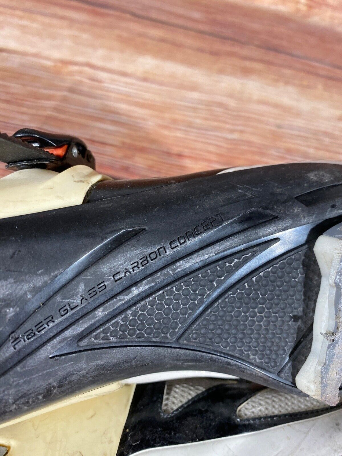 DMT Road Cycling Shoes Size 3 Bolts EU42 US8 Mondo 264 cs795