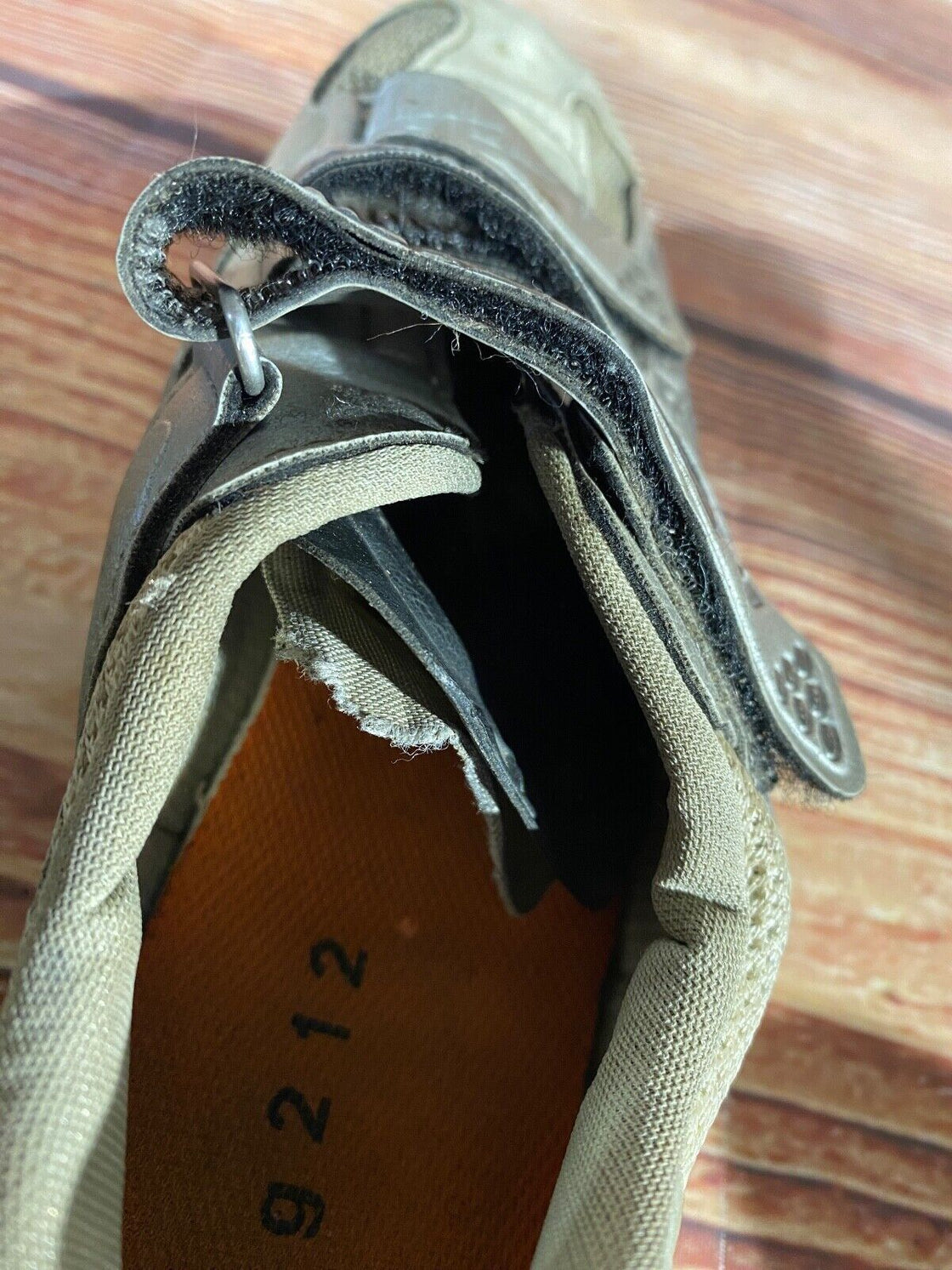 SIDI Carbon Road Cycling Shoes  3 Bolts Unisex Size EU42 US8  Mondo 258 cs875