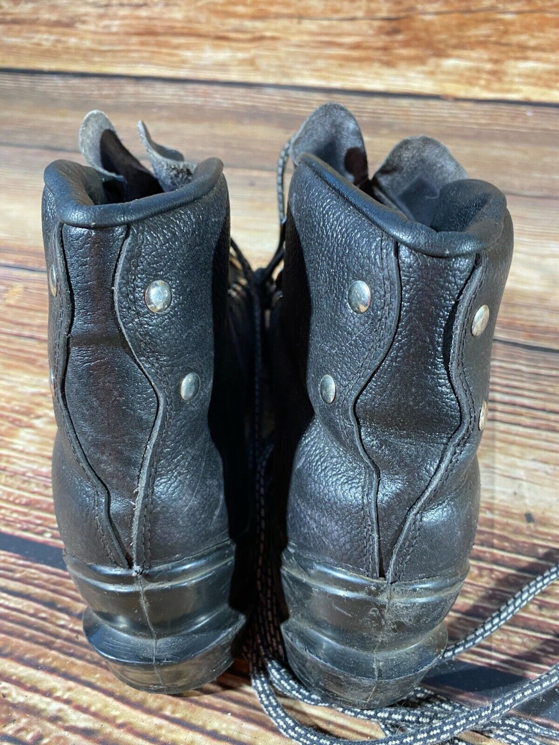 Vintage Alpine Ski Boots Downhill US8.5 UK7.5, Mondo 263 Cable Bindings KL95