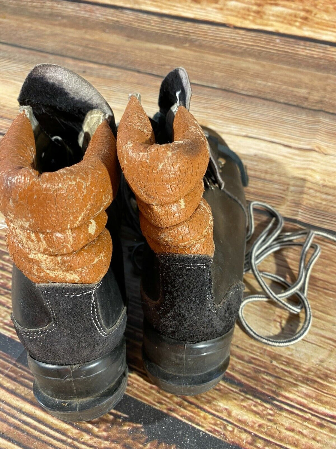 Vintage Alpine Ski Boots Downhill Skiing US9.5 UK9 Mondo 275 Cable Binding KL99