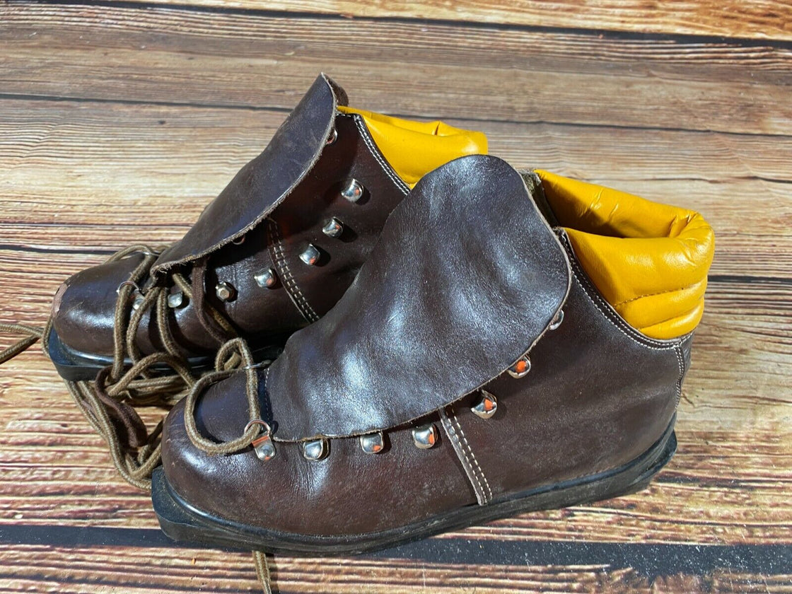 Vintage Alpine Ski Boots Skiing EU39 US6 UK5.5 Mondo 248 Cable Bindings KL102