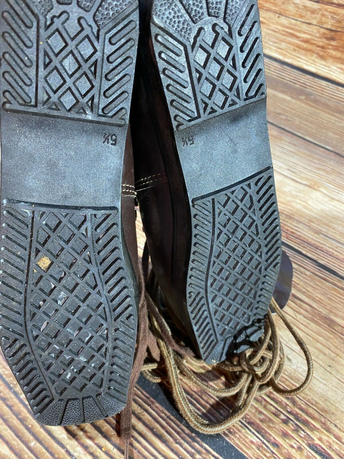 Vintage Alpine Ski Boots Skiing EU39 US6 UK5.5 Mondo 248 Cable Bindings KL102