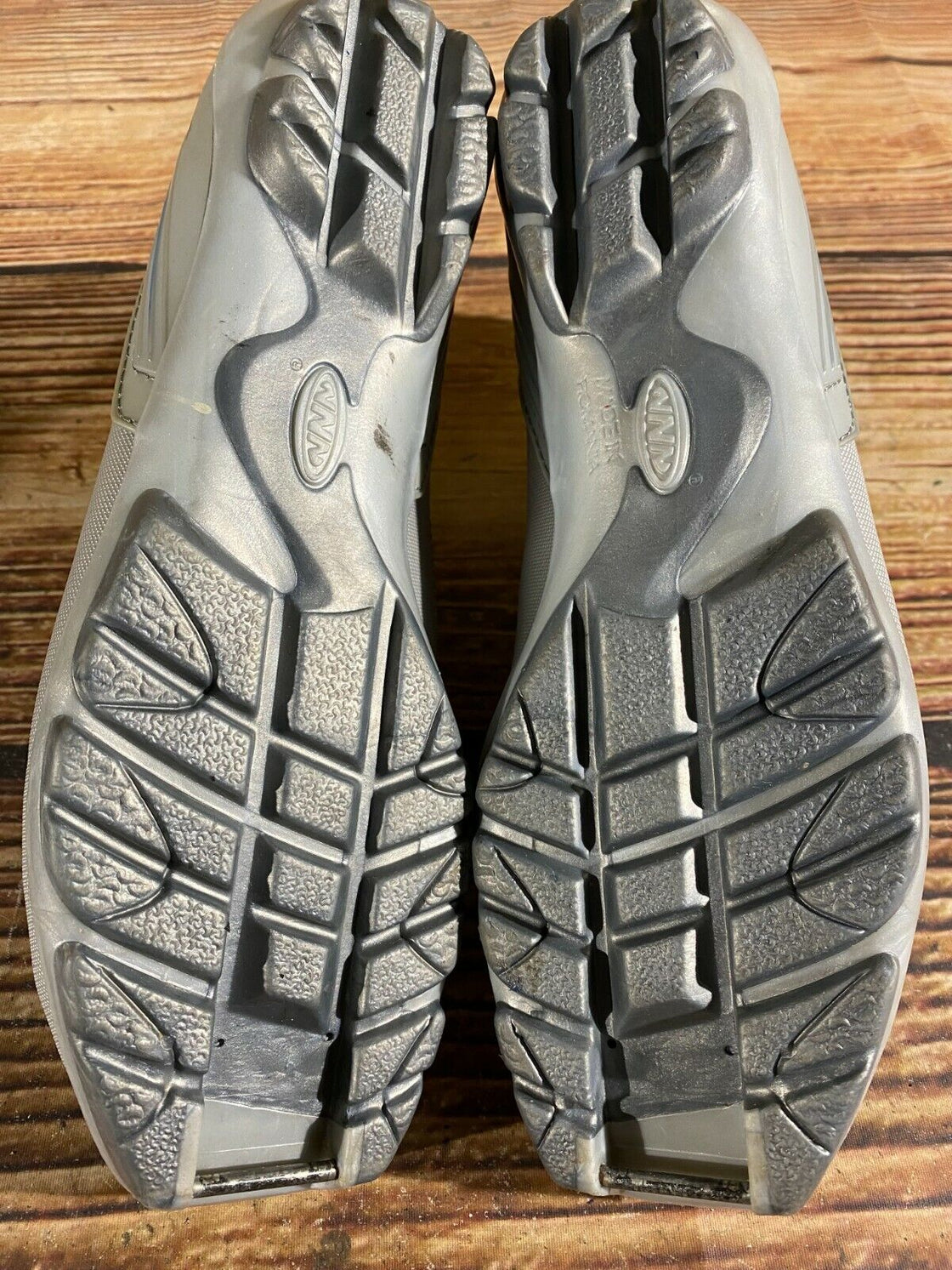 Alpina ST25L Nordic Cross Country Ski Boots Size EU42 US9 for NNN 700