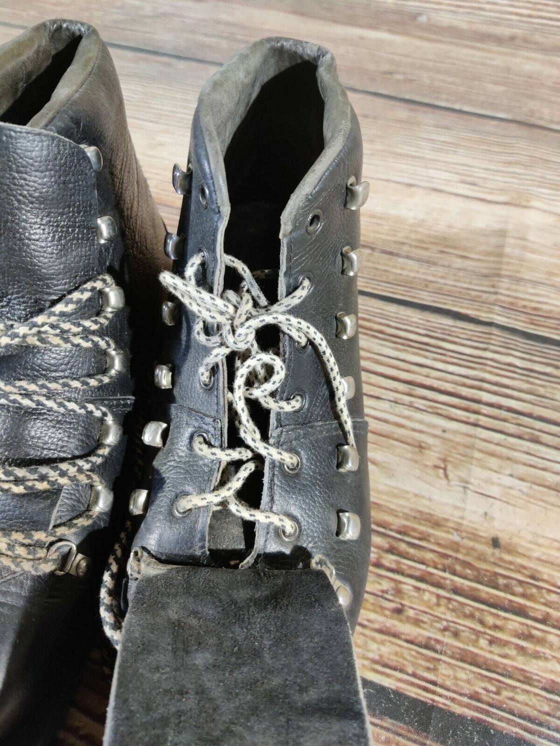 Vintage Alpine Ski Boots for Cable Bindings Size EU43 US8.5 Mondo 270 KL117