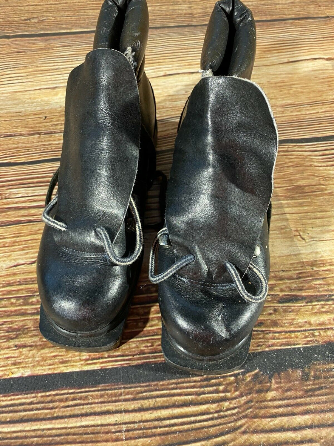 Vintage Alpine Ski Boots Skiing EU40 US6.5 UK6 Mondo 250 Cable Bindings KL126