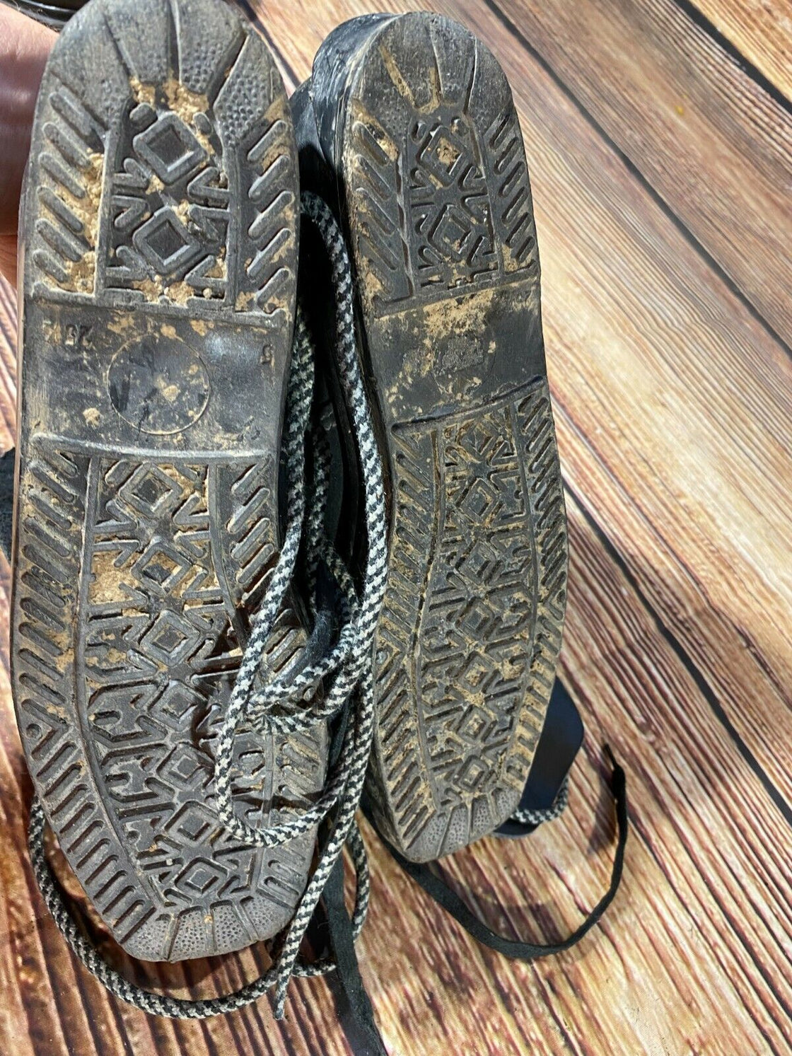 Vintage Alpine Ski Boots Skiing EU38.5 US6 UK5 Mondo 244 Cable Bindings KL129