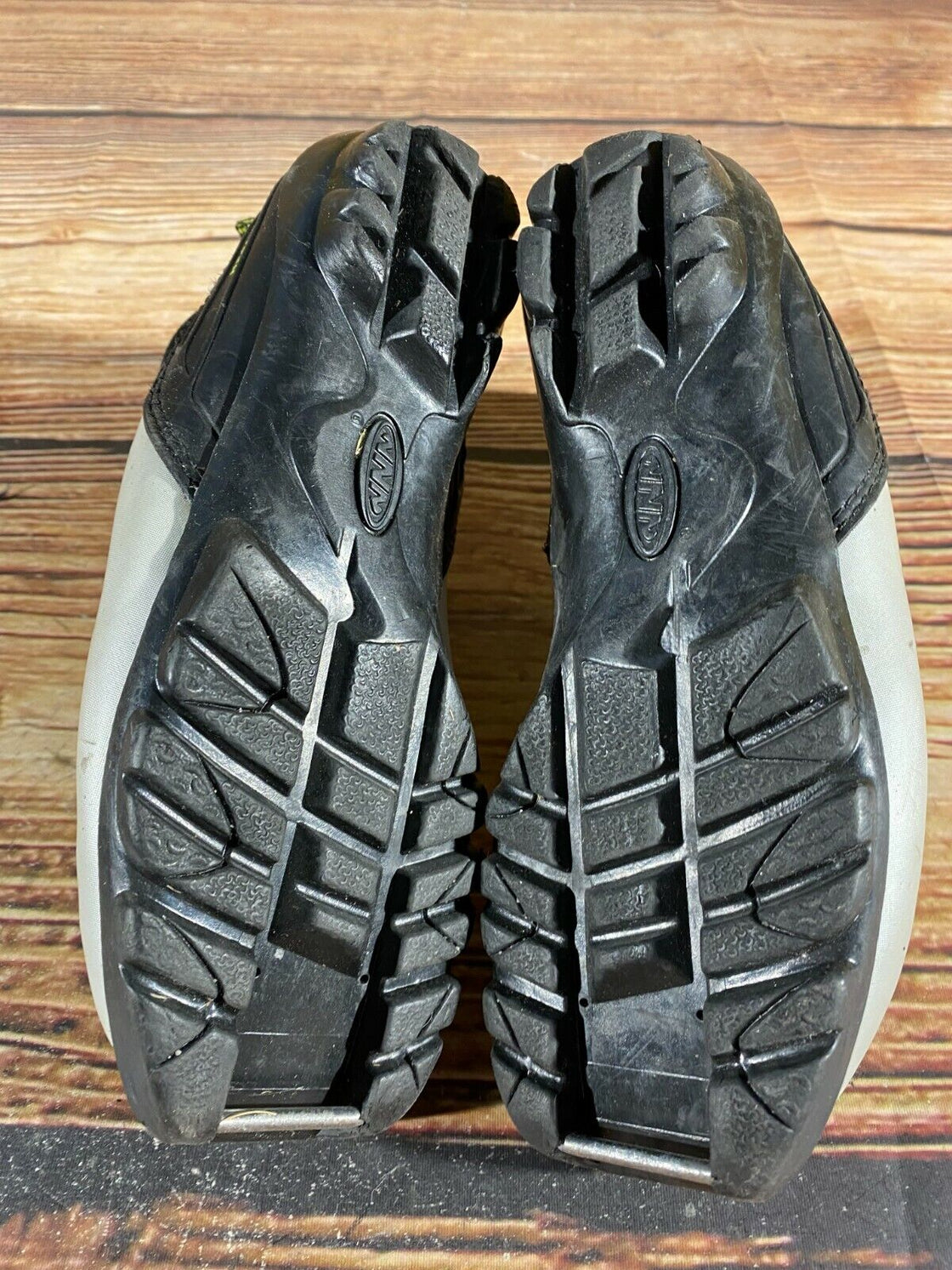 Fischer XJ Sprint Kids Nordic Cross Country Ski Boots Size EU35 US3.5 NNN F-143