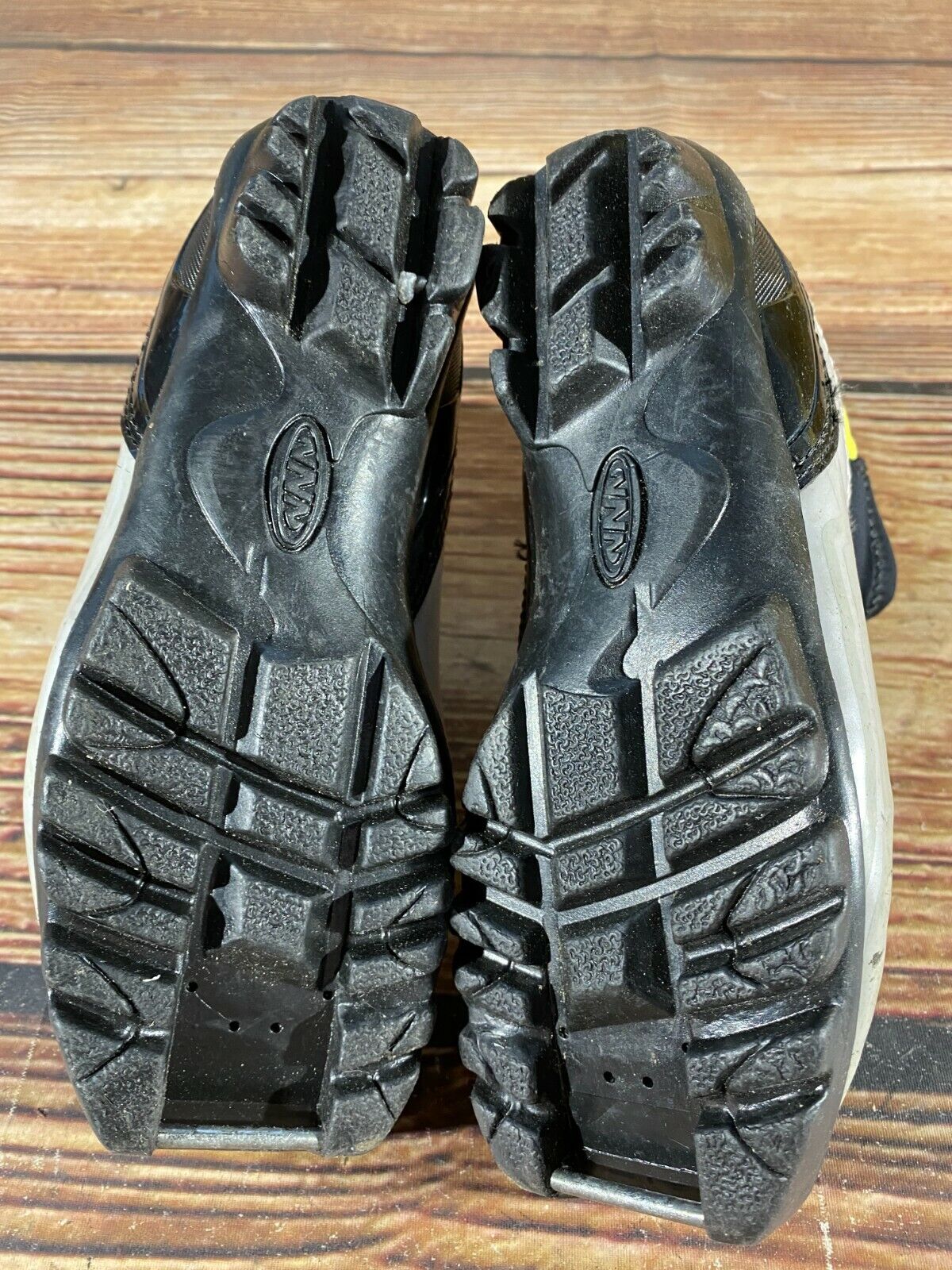 Fischer XJ Sprint Cross Country Ski Boots Classic NNN EU 33 US 2 Kids F-314
