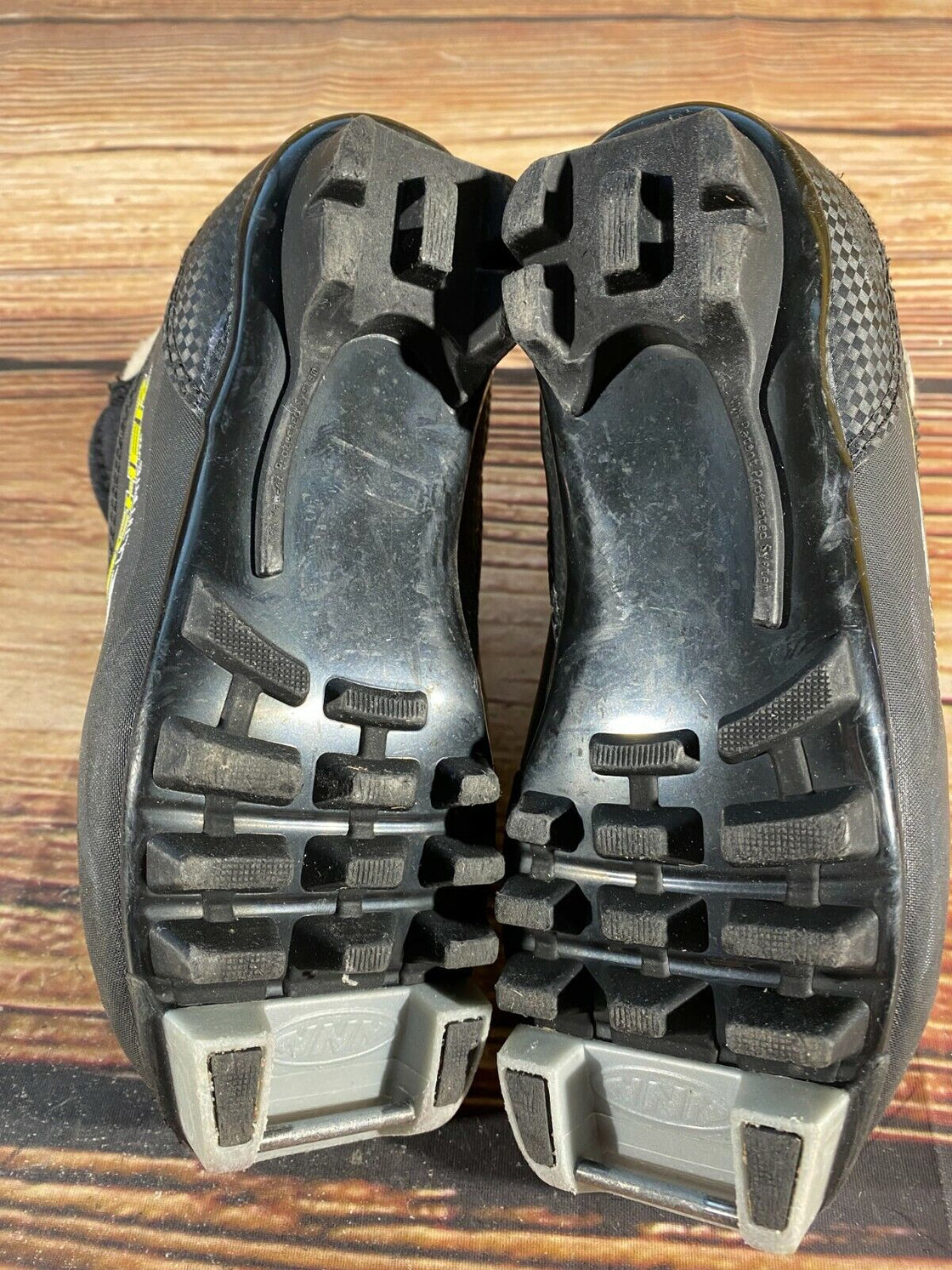 Fischer Ultimate Kids Nordic Cross Country Ski Boots Size EU31 US12.5 NNN F-184