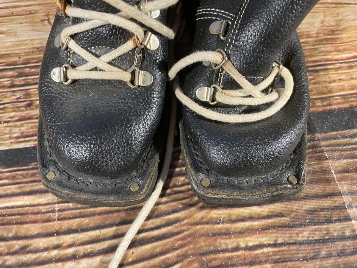 Dalex Cross Country Ski Boots Backcountry 75mm NN EU 29 US 11.5 Kids Vintage