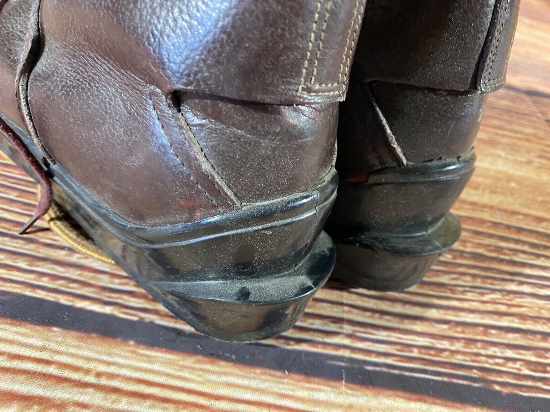 Vintage Alpine Ski Boots Skiing US5.5 UK4.5 Mondo 243 Cable Bindings KL135
