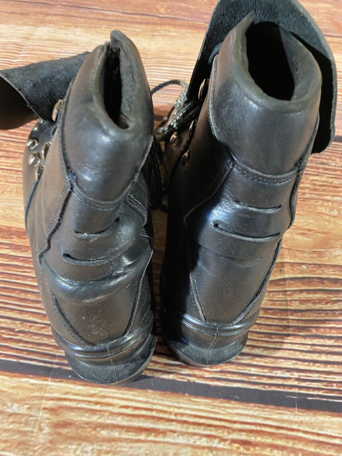 Vintage Alpine Ski Boots Downhill EU40 US6.5 UK6 Mondo 255 Cable Bindings KL139