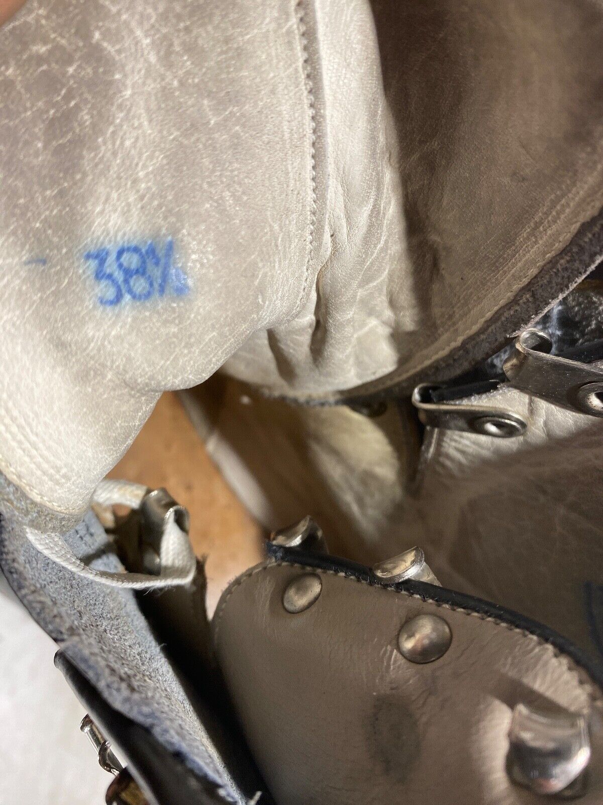 Nordica Alpine Ski Boots EU 38.5 US 6 Vintage 250mm KL163