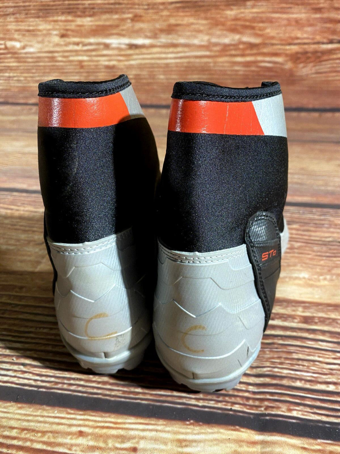 Alpina ST10 Nordic Cross Country Ski Boots Size EU41 US8 for NNN 3062