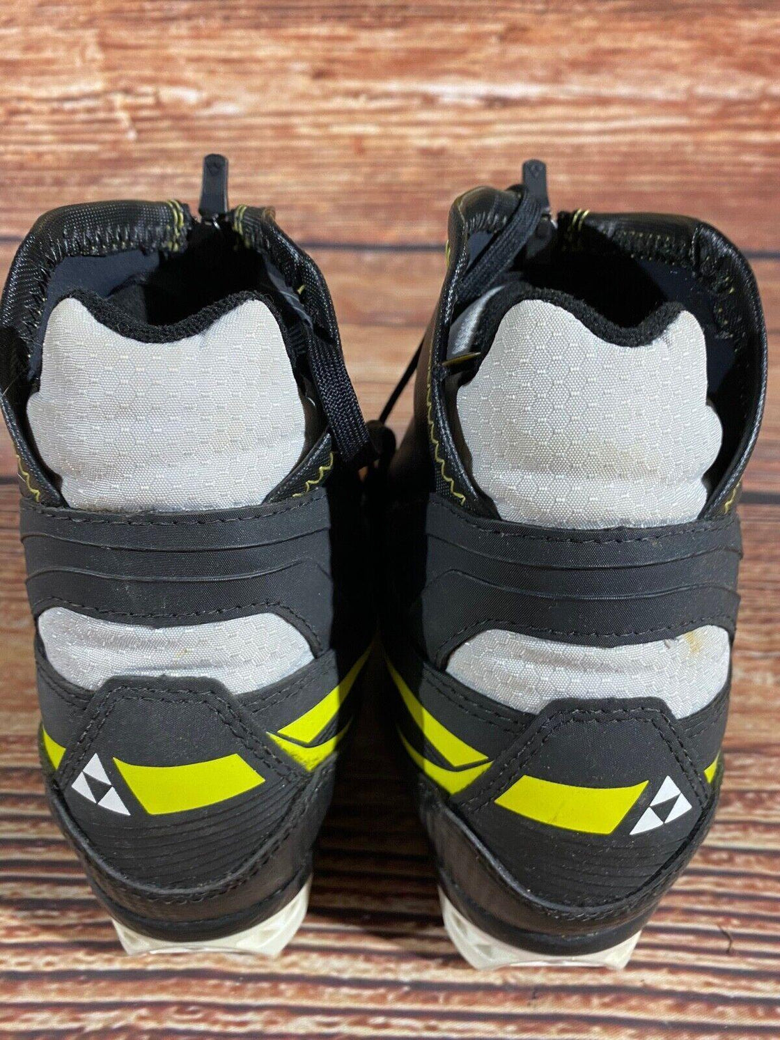 Fischer RC3 Classic Nordic Cross Country Ski Boots Size EU43 US9.5 for NNN 1563