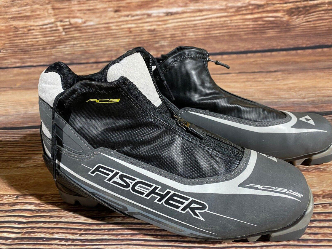 Fischer RC3 Classic Nordic Cross Country Ski Boots Size EU38 US6 for NNN 2450