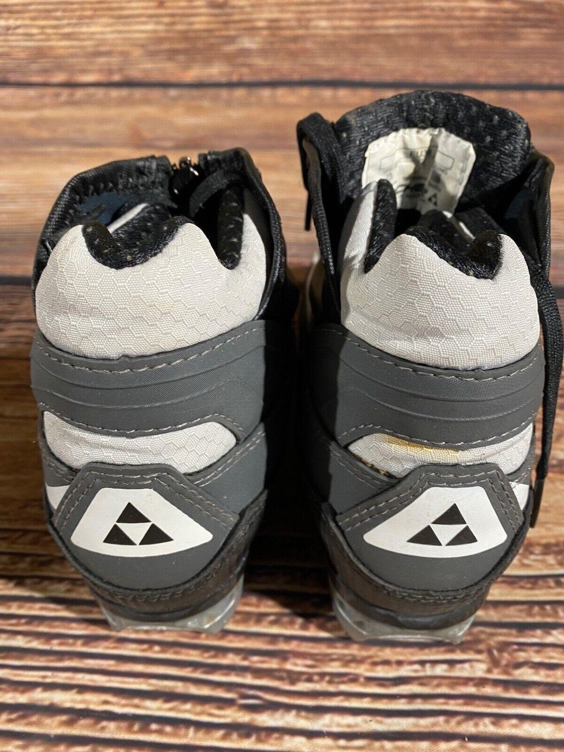 Fischer RC3 Classic Nordic Cross Country Ski Boots Size EU38 US6 for NNN 2450