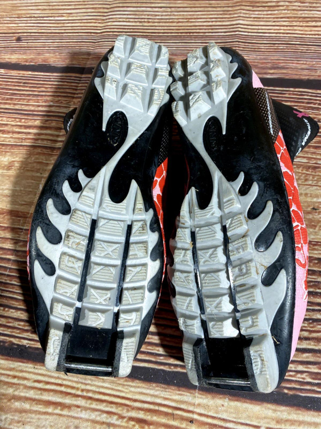 Madshus Athena Classic Carbon Cross Country Ski Boots Size EU40 US8 for NNN 2530