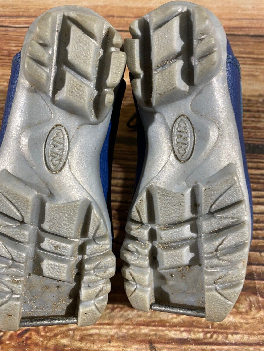Alpina Frost Kids Nordic Cross Country Ski Boots Size EU26 US9 NNN A-818