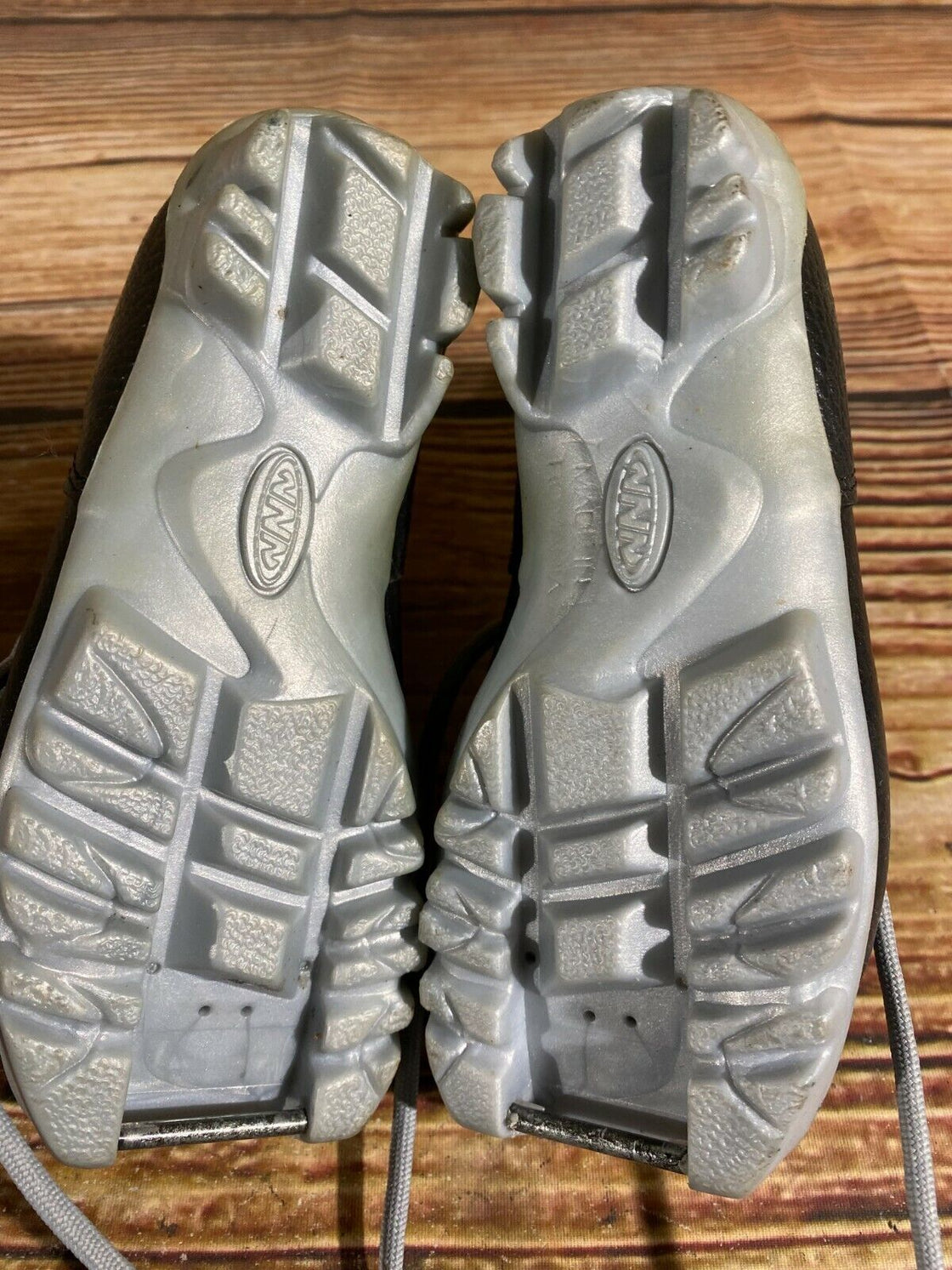 Alpina Kids Nordic Cross Country Ski Boots Size EU27 US9.5 for NNN A-320