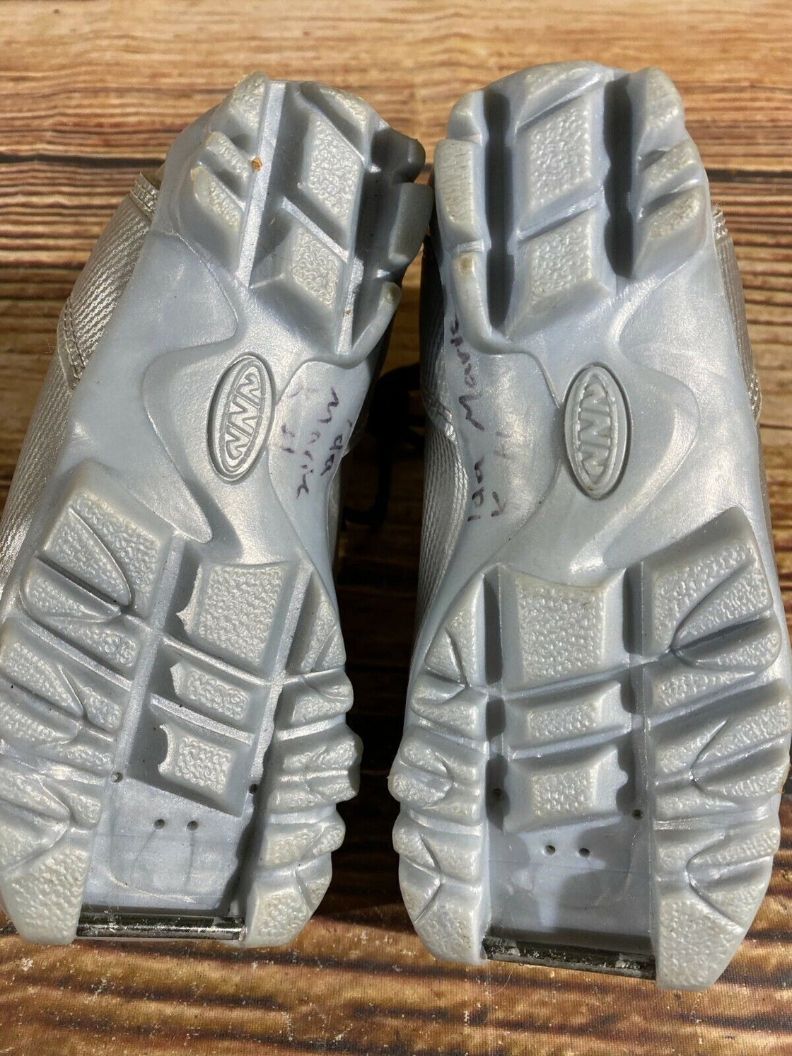 Alpina ST10jr Kids Nordic Cross Country Ski Boots KSize EU25 US8.5 for NNN A-121