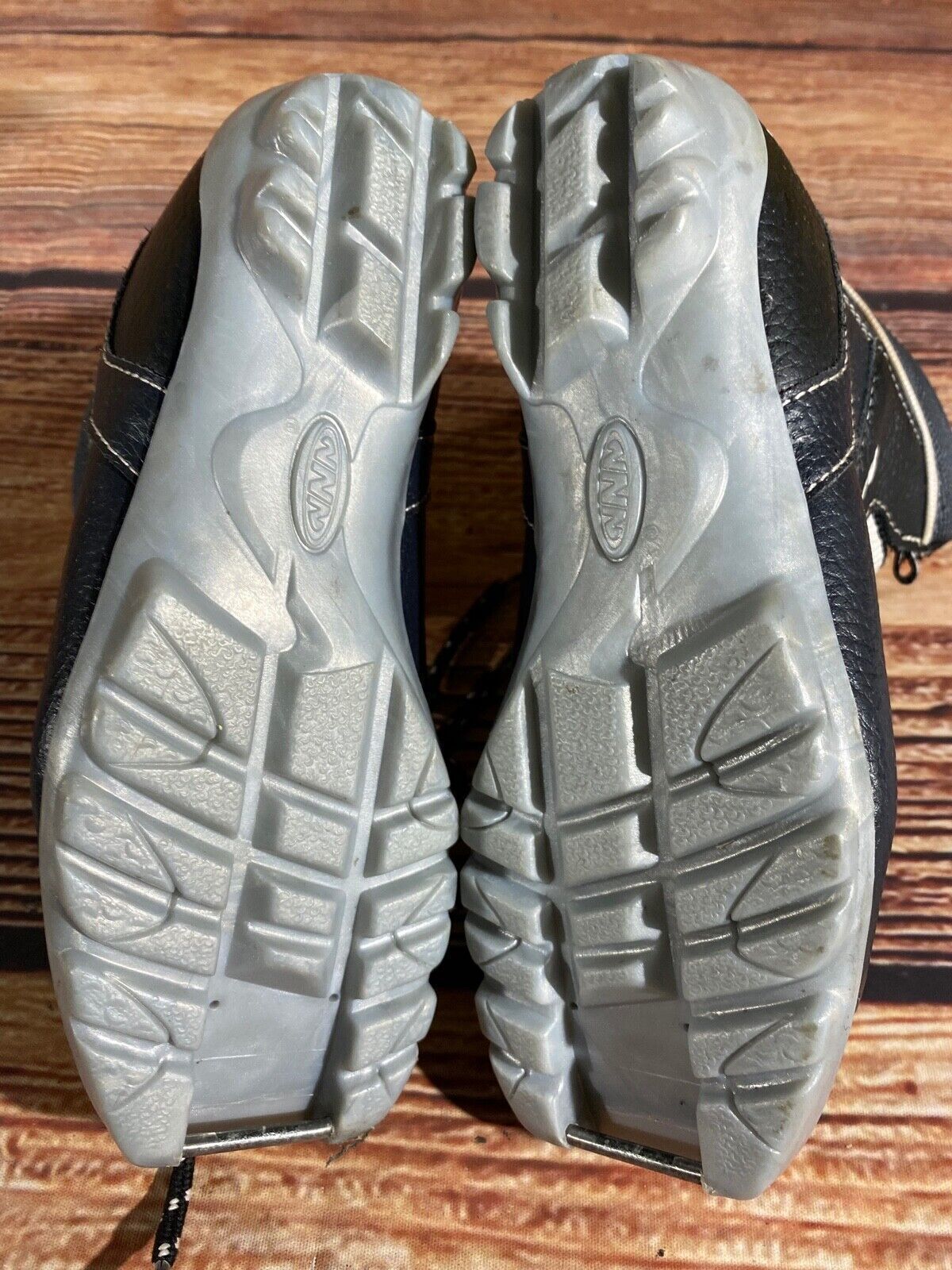 Madshus Holmenkollen Cross Country Ski Boots Classic NNN EU 33 US 1.5 Kids M193