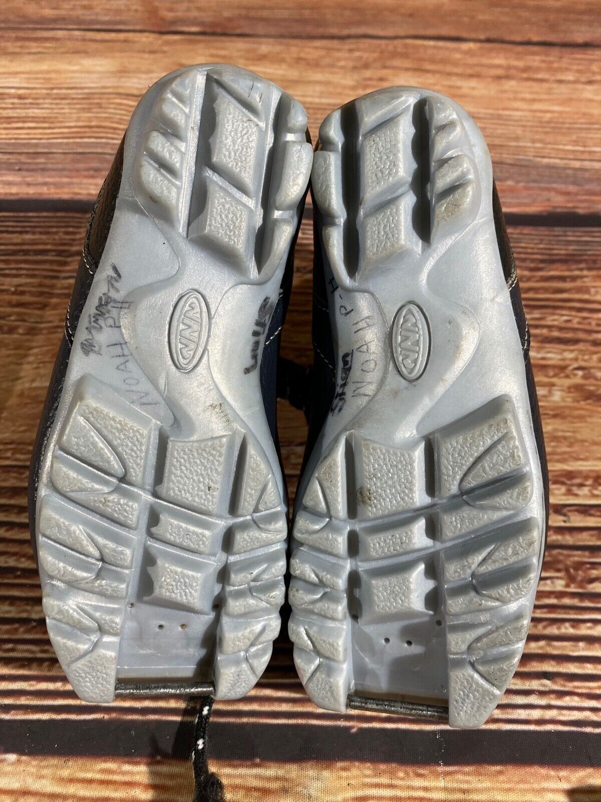 Madshus Holm Cross Country Ski Boots Classic NNN EU 28 US 10.5 Kids 175mm M255