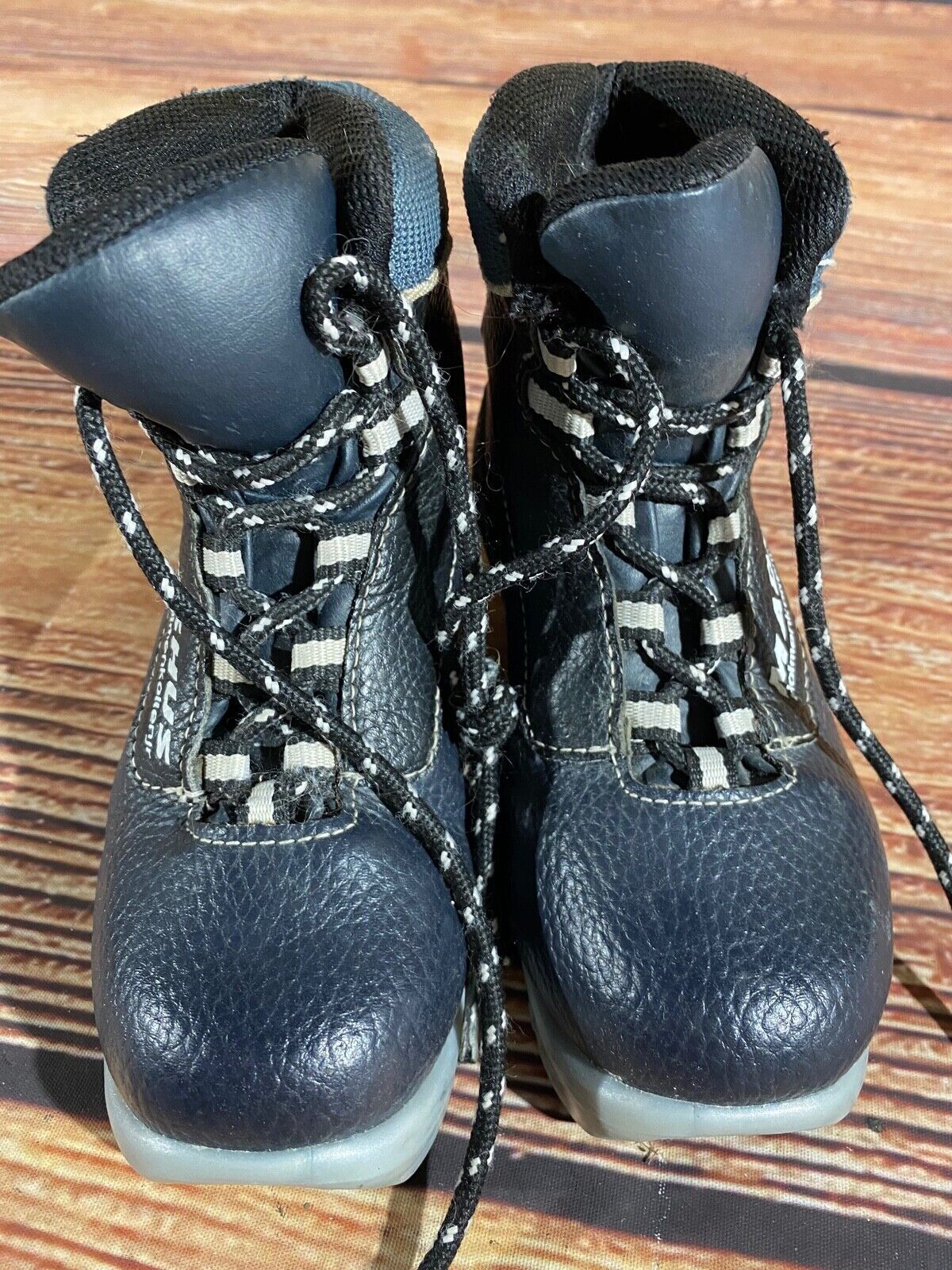 Madshus Holmenkollen Cross Country Ski Boots Classic NNN EU 28 US 10.5 Kids M195