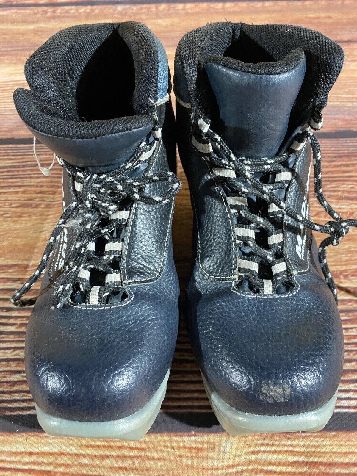 Madshus Holmenkollen Cross Country Ski Boots Classic NNN EU 35 US 3 Kids M197