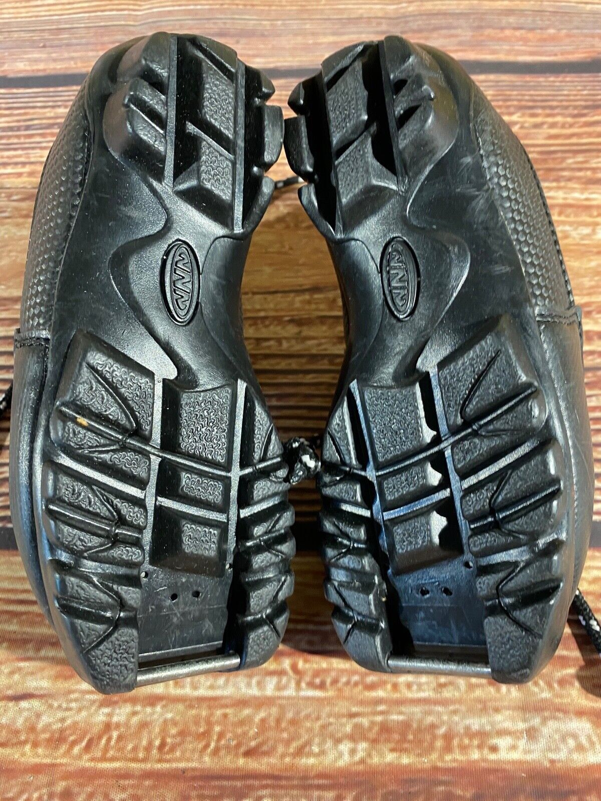 Madshus NC2 Cross Country Ski Boots Classic NNN EU 27 US 10 Kids 170mm M299