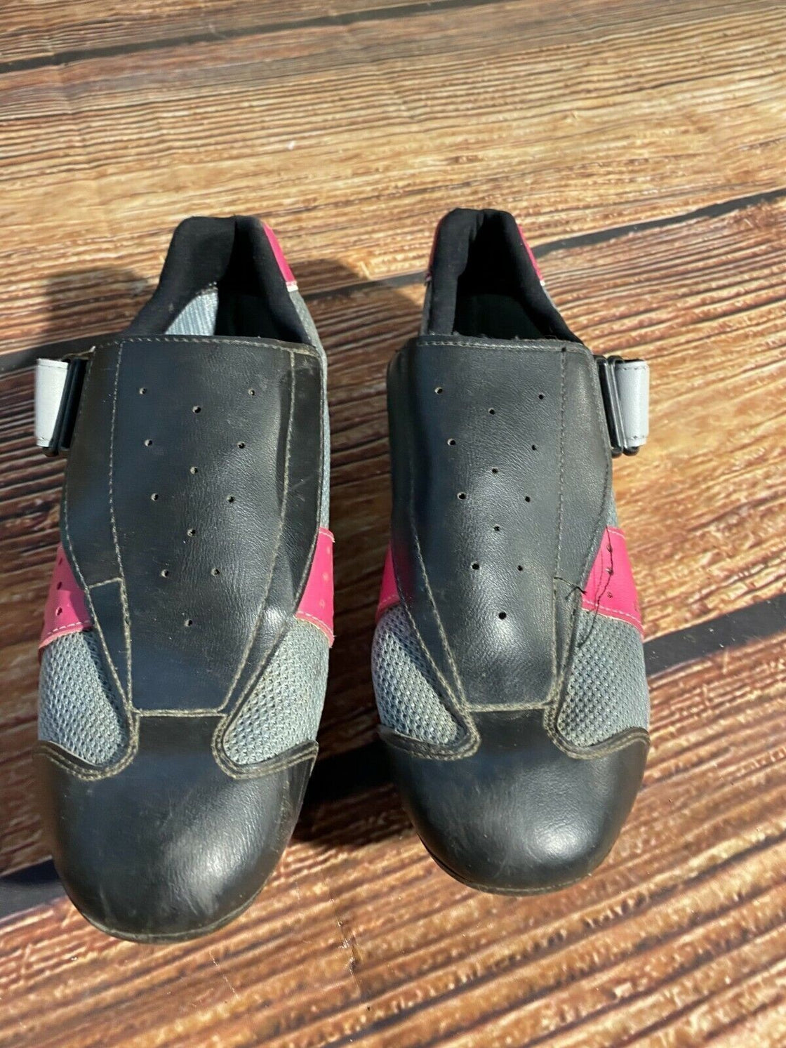 AGU Road Cycling Shoes Road Bike Boots 3 Bolts Size EU42  cs763 Used