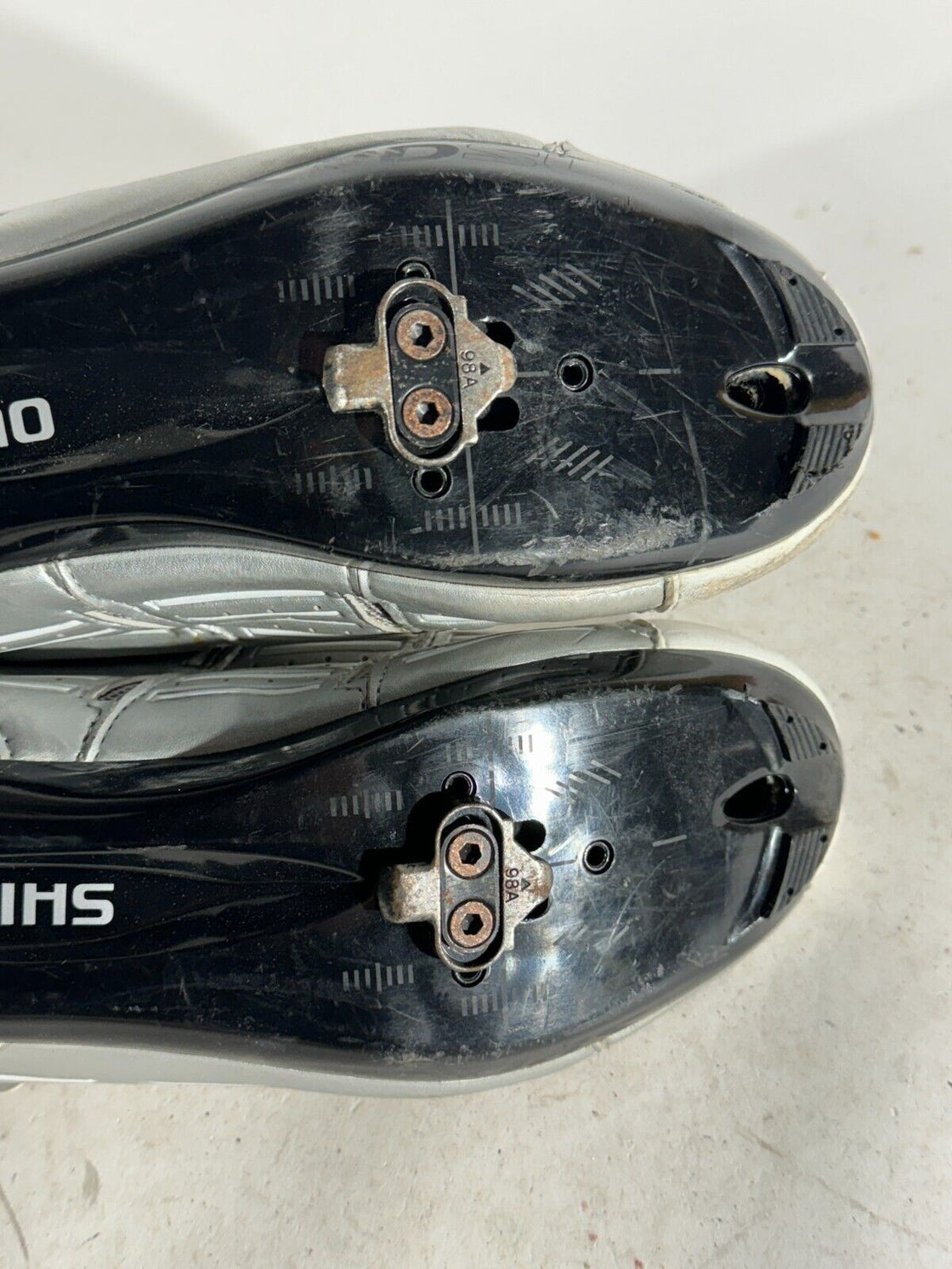 SHIMANO R085 Cycling Road Shoes EU43 US8.9 UK8 Mondo 272 cs558