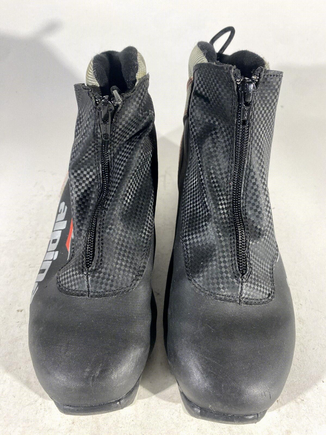 Alpina Touring Nordic Cross Country Ski Boots Size EU41 US8 for NNN 677