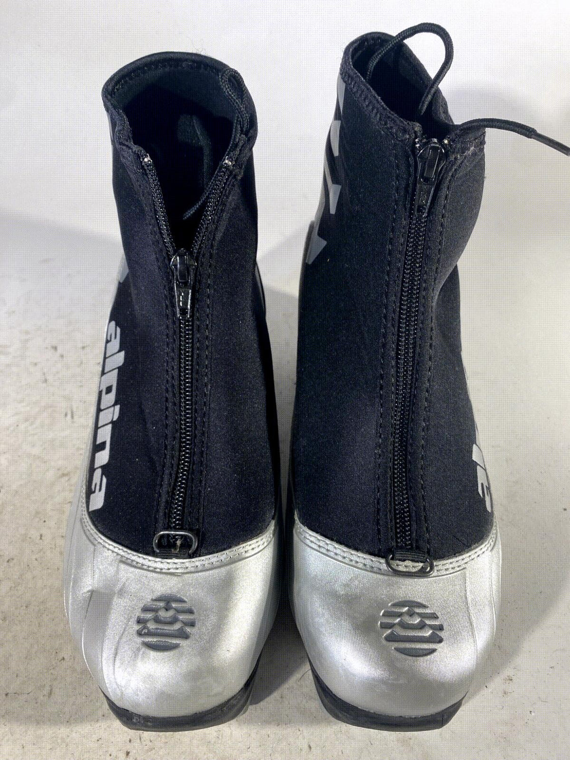Alpina T10 Classic Touring Nordic Cross Country Ski Boots Size EU39 US7 NNN 762