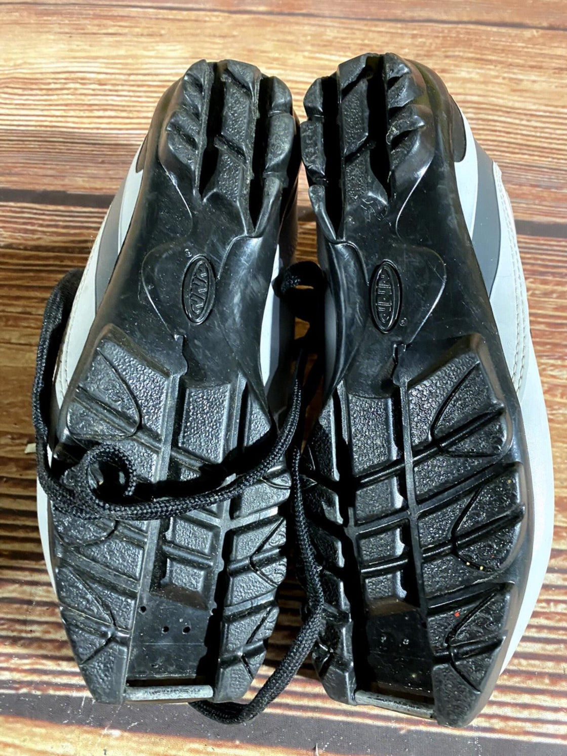 Fischer XC Sport Nordic Cross Country Ski Boots Size EU39 US7 NNN 1545