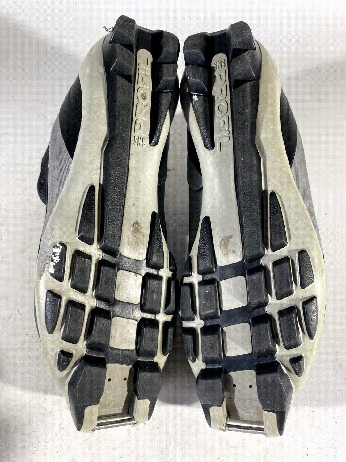 Salomon Nordic Cross Country Ski Boots Size EU41 1/3 US8 SNS Profil 2334