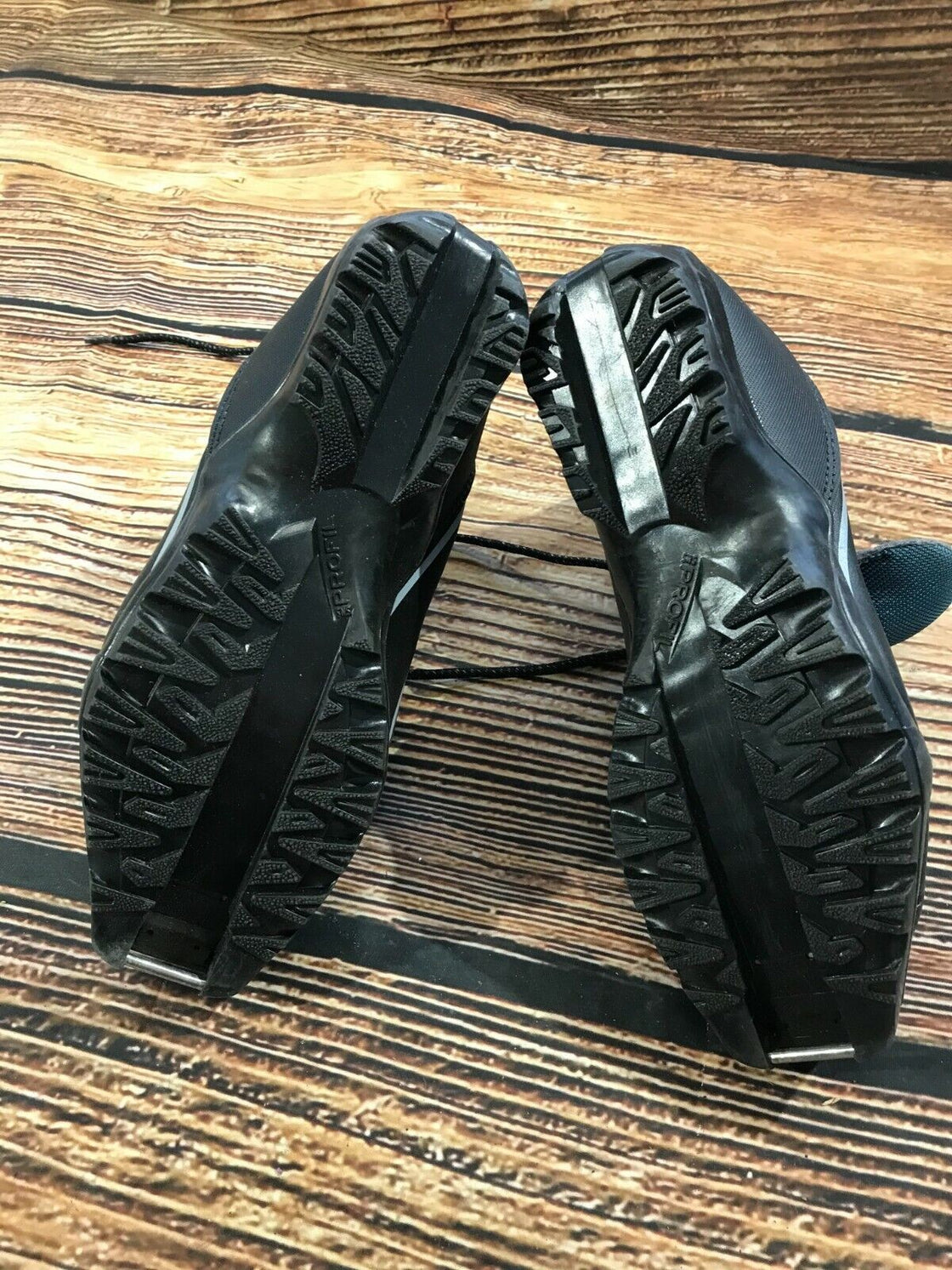 SALOMON Nordic Cross Country Ski Boots Size EU38 US6.5 SNS Profil 2327