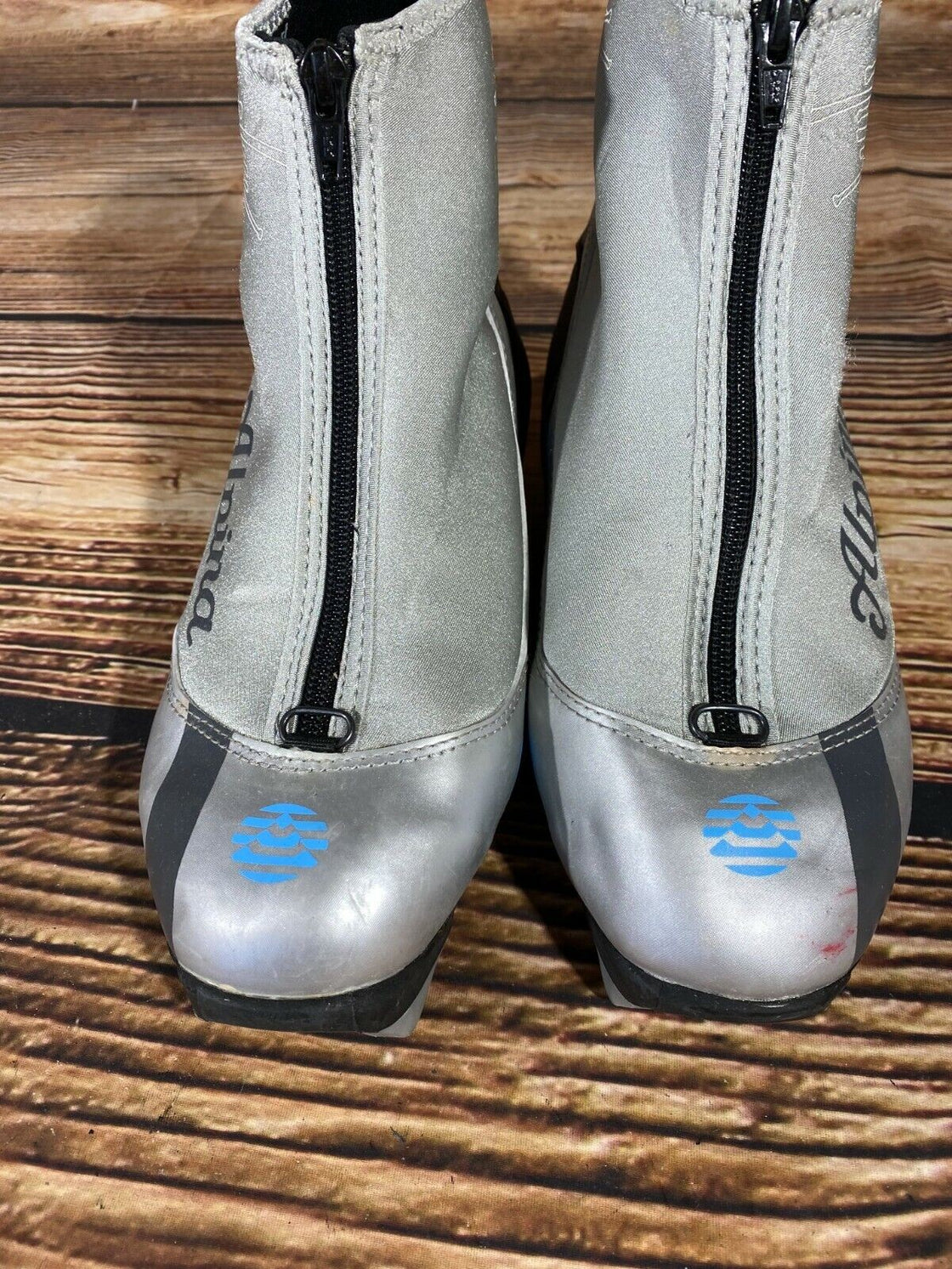 Alpina T10 EVE Cross Country Ski Boots Classic Size EU39 US7 NNN Rottefella 3079