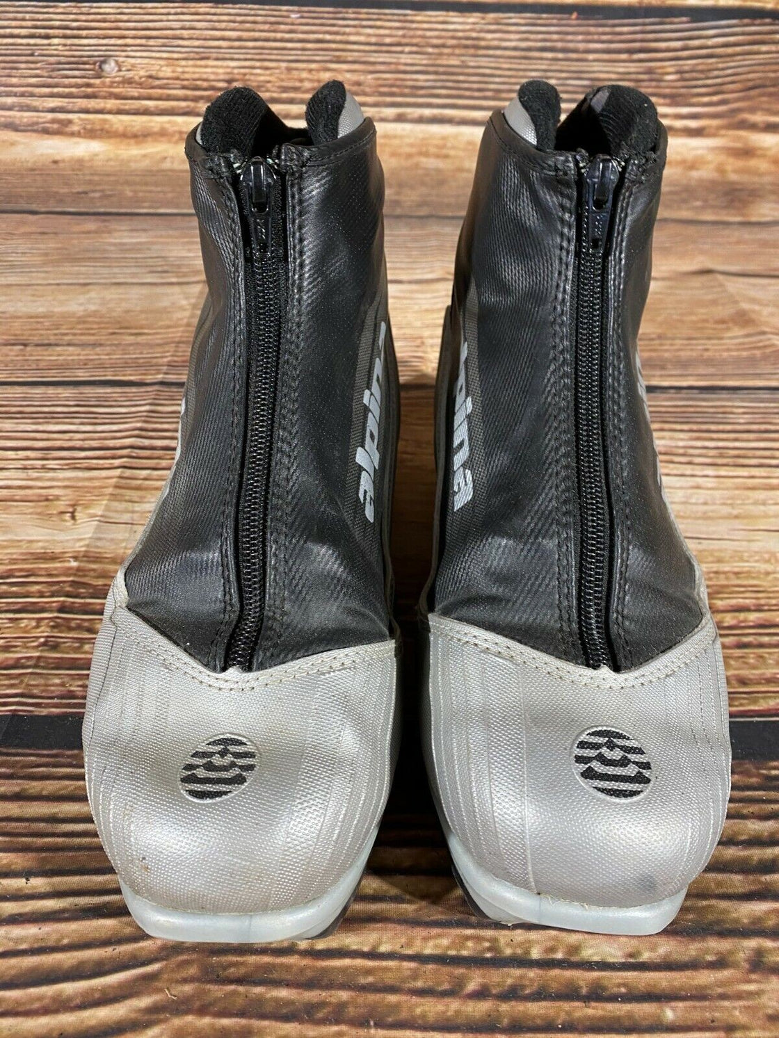 Alpina ST25 Cross Country Ski Boots Classic Size EU42 US9 NNN Rottefella 3178