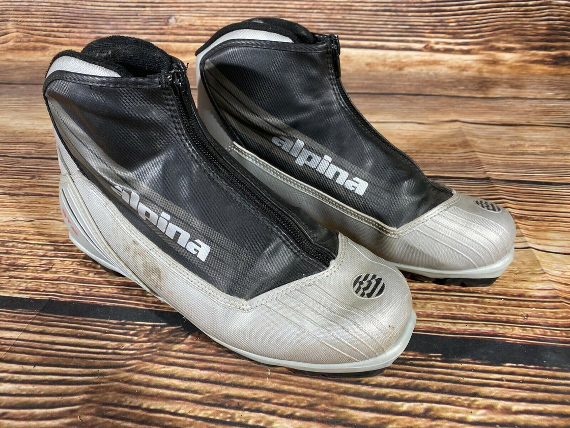 Alpina ST25 Cross Country Ski Boots Classic Size EU42 US9 NNN Rottefella 3178