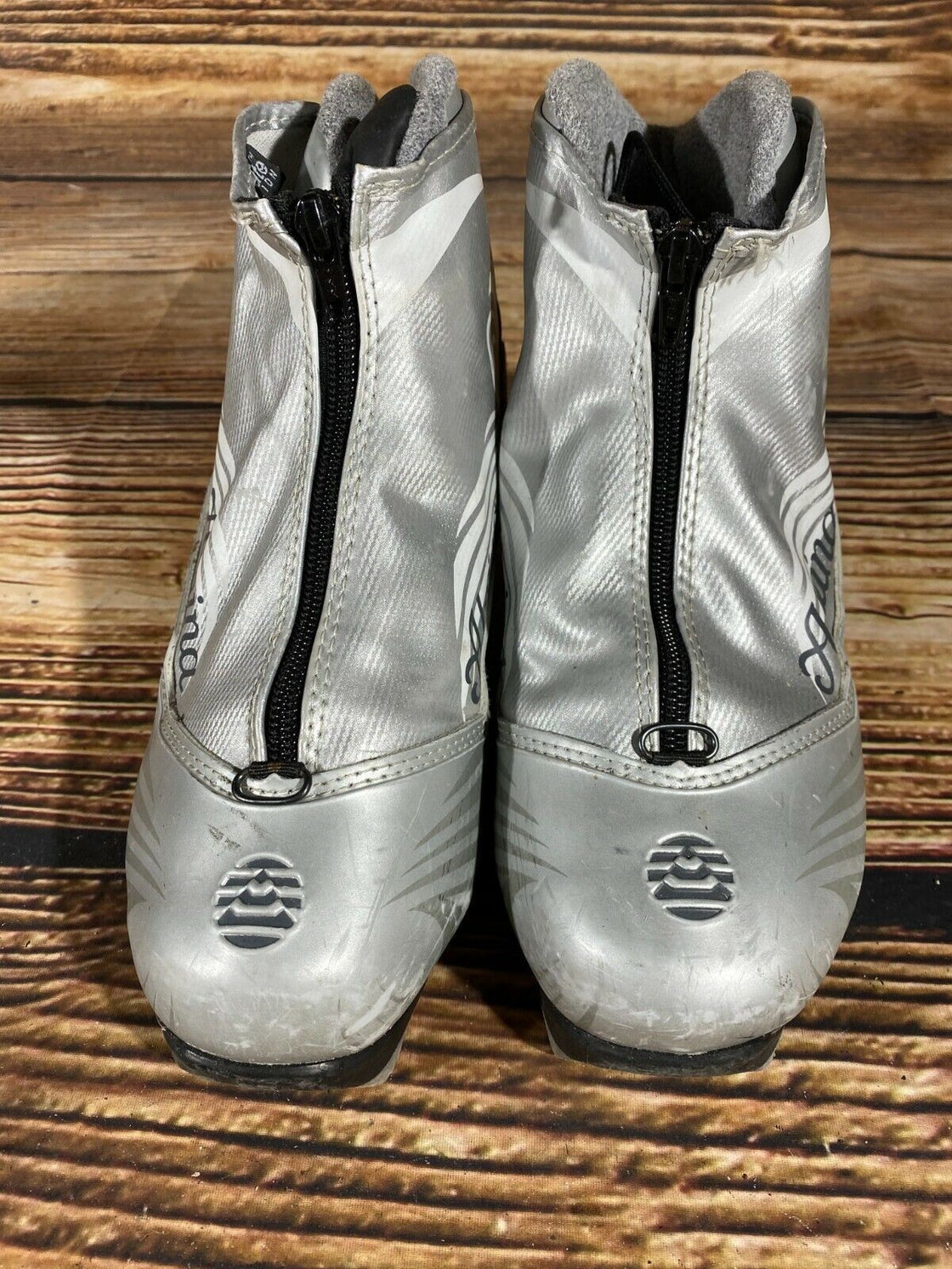 Alpina EVE28G Classic Nordic Cross Country Ski Boots Size EU38 US6 NNN 626