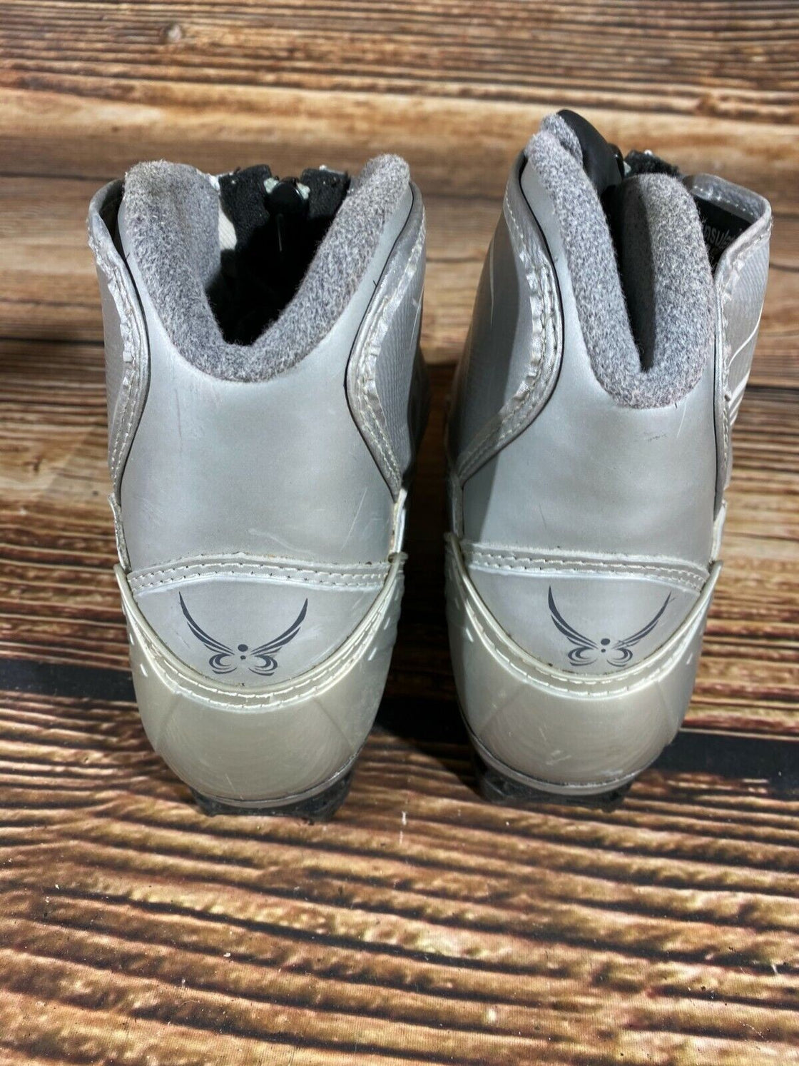 Alpina EVE28G Classic Nordic Cross Country Ski Boots Size EU38 US6 NNN 626