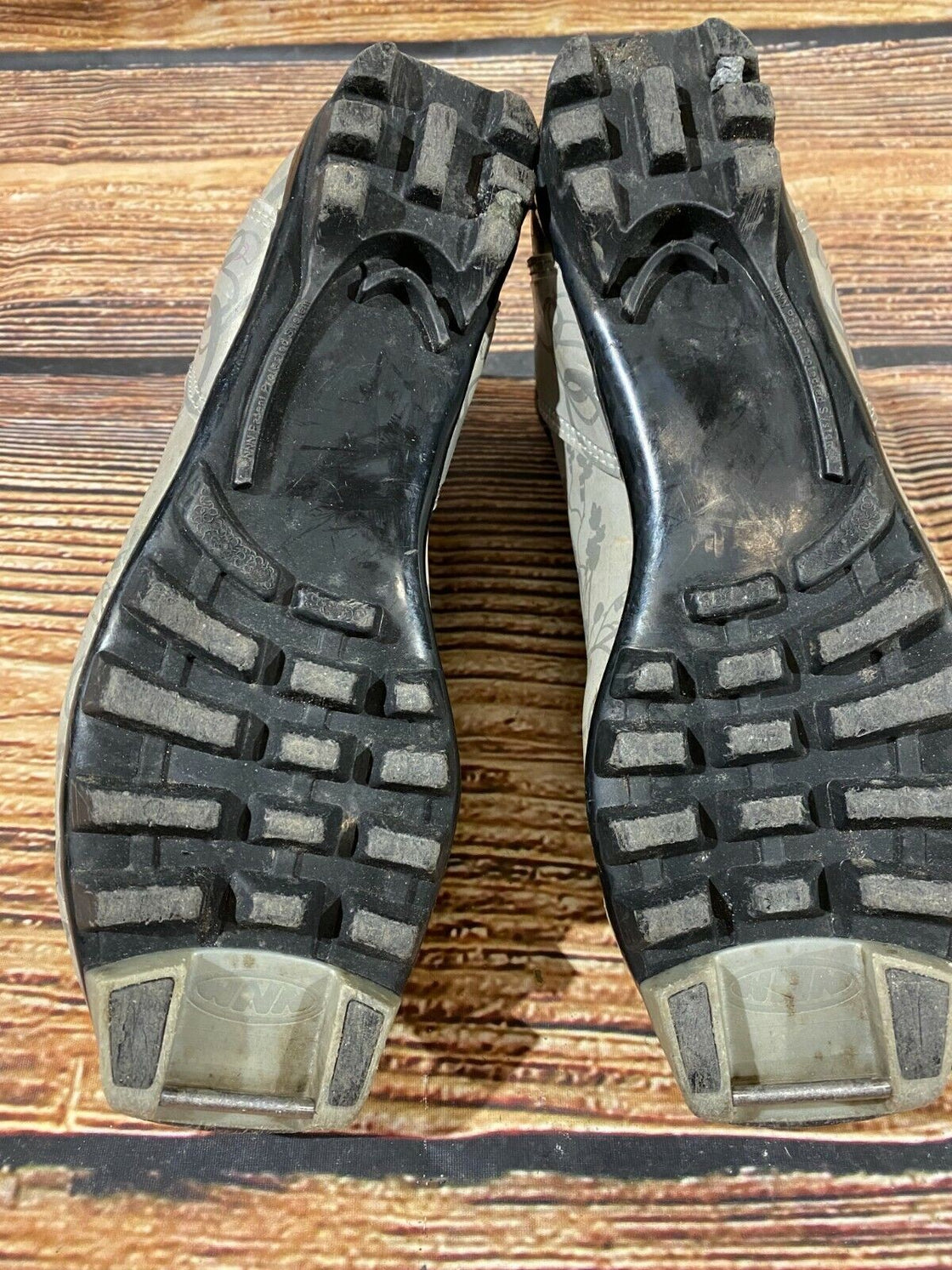 Alpina Eve 10T Cross Country Ski Boots Size EU38 US6 NNN